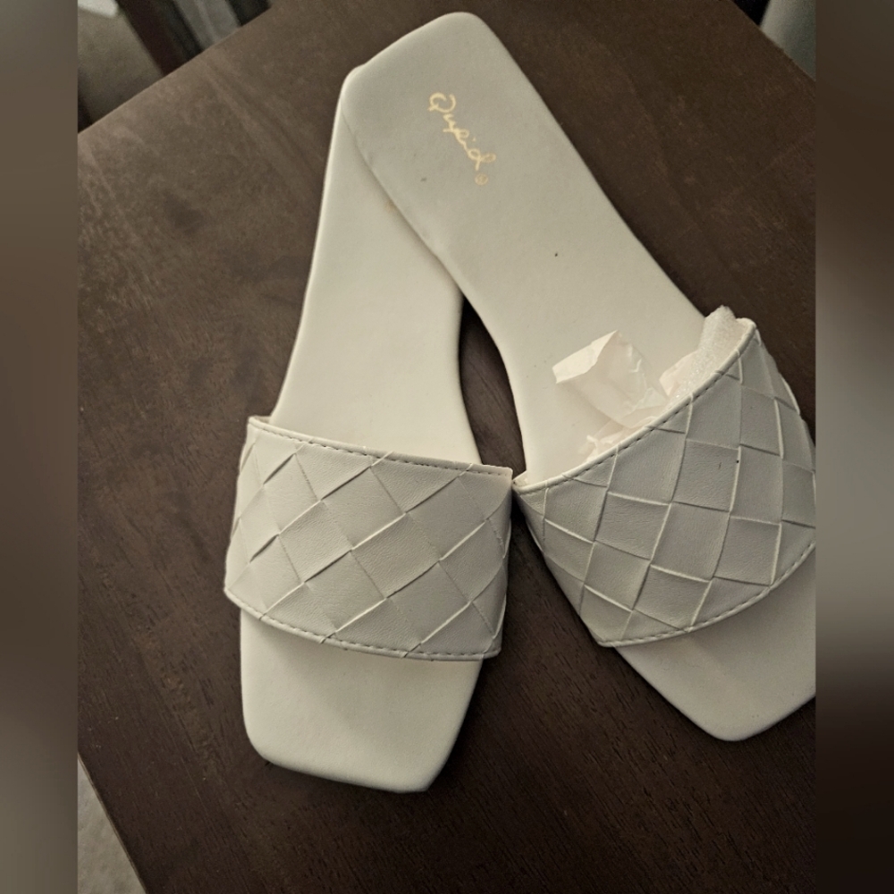 Quipid Square Toe Slides  Size 8